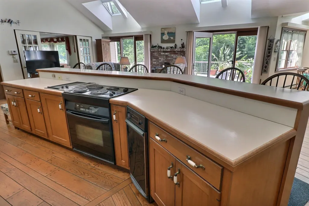 106 Meadowbrook Road New London NH 03257
