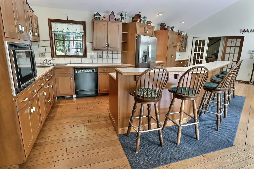 106 Meadowbrook Road New London NH 03257