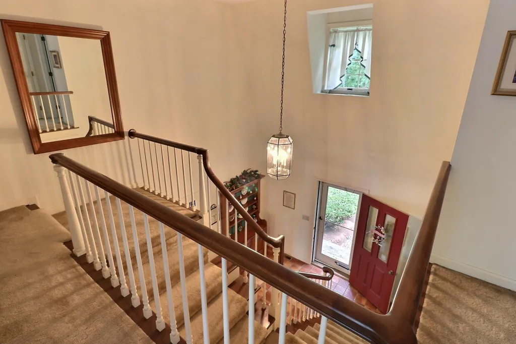 106 Meadowbrook Road New London NH 03257