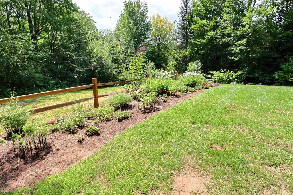 106 Meadowbrook Road New London NH 03257