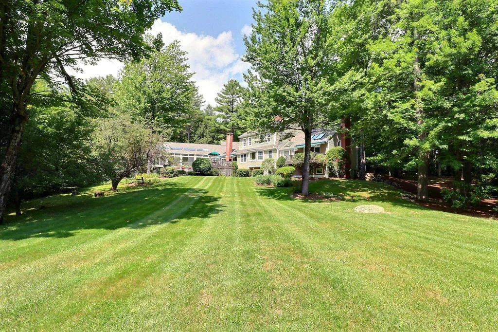106 Meadowbrook Road New London NH 03257