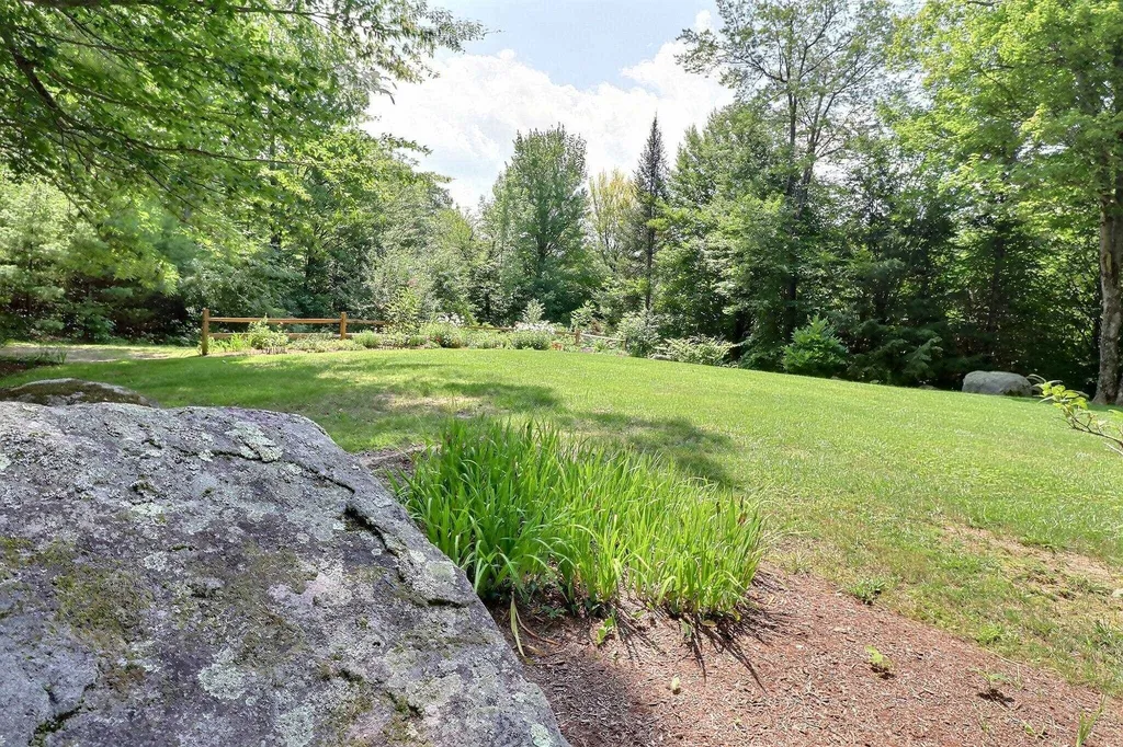 106 Meadowbrook Road New London NH 03257
