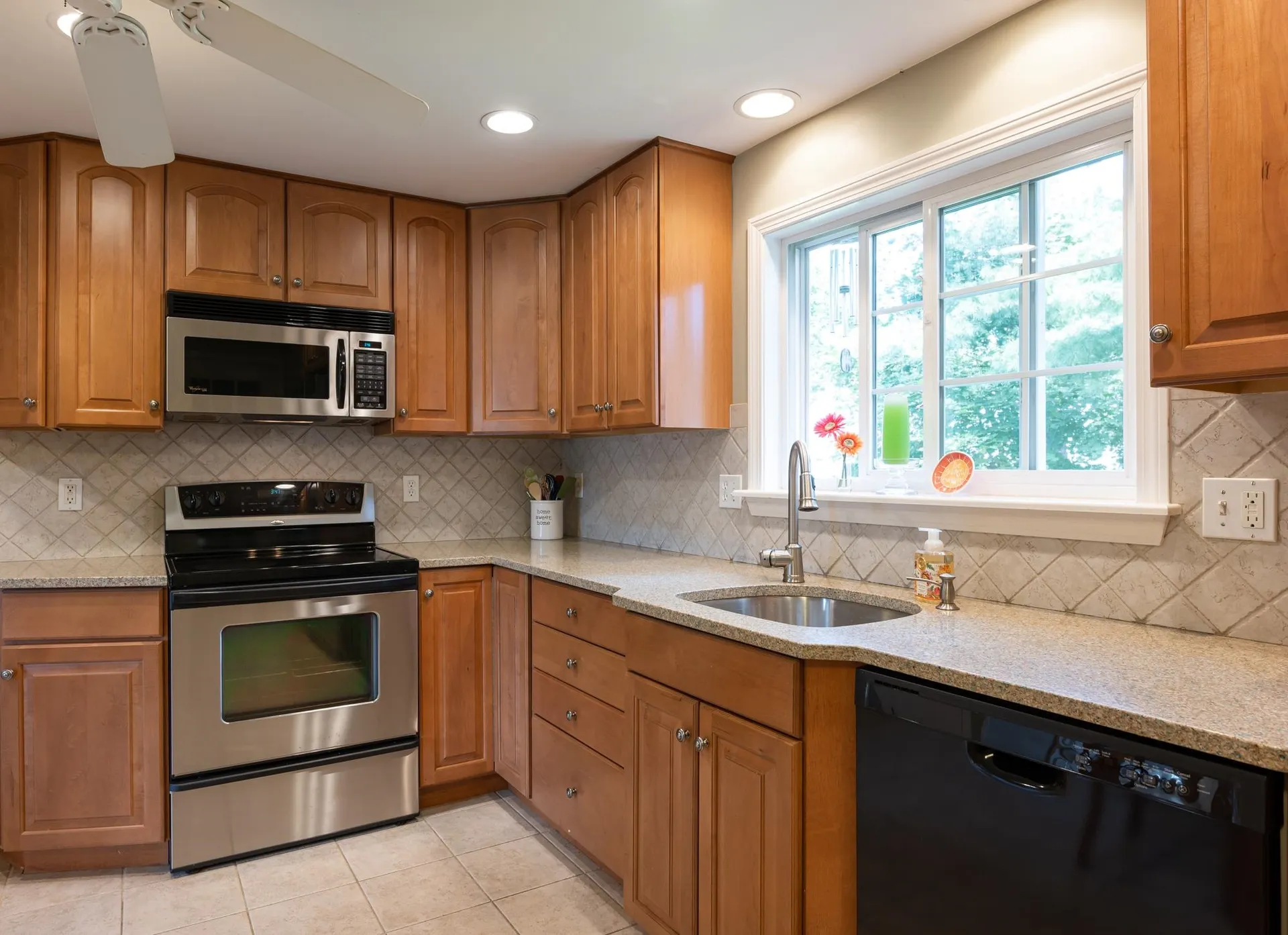7 Hopi Drive Nashua NH 03063