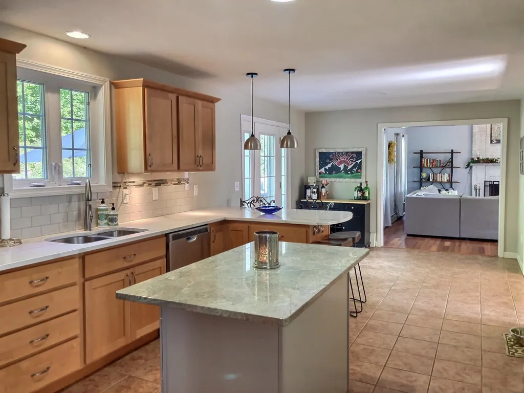 318 Old Post Road Newbury NH 03255