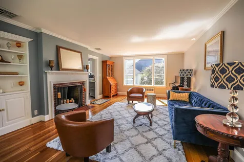 24 Elliott Street Nashua NH 03064