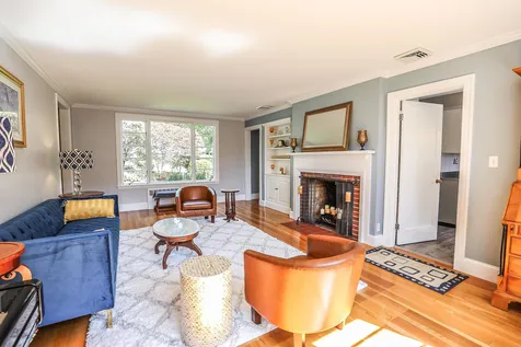 24 Elliott Street Nashua NH 03064