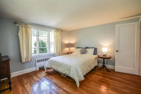 24 Elliott Street Nashua NH 03064