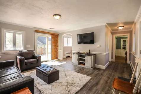 24 Elliott Street Nashua NH 03064