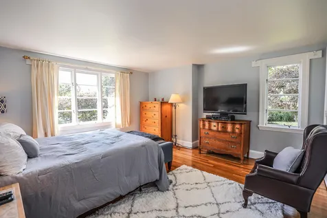 24 Elliott Street Nashua NH 03064