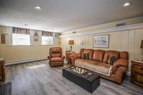 24 Elliott Street Nashua NH 03064