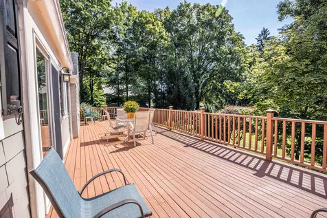24 Elliott Street Nashua NH 03064