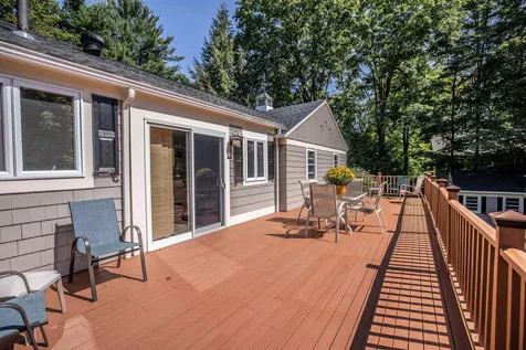24 Elliott Street Nashua NH 03064