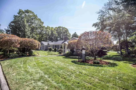 24 Elliott Street Nashua NH 03064