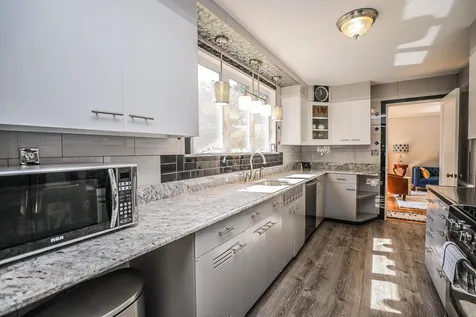 24 Elliott Street Nashua NH 03064