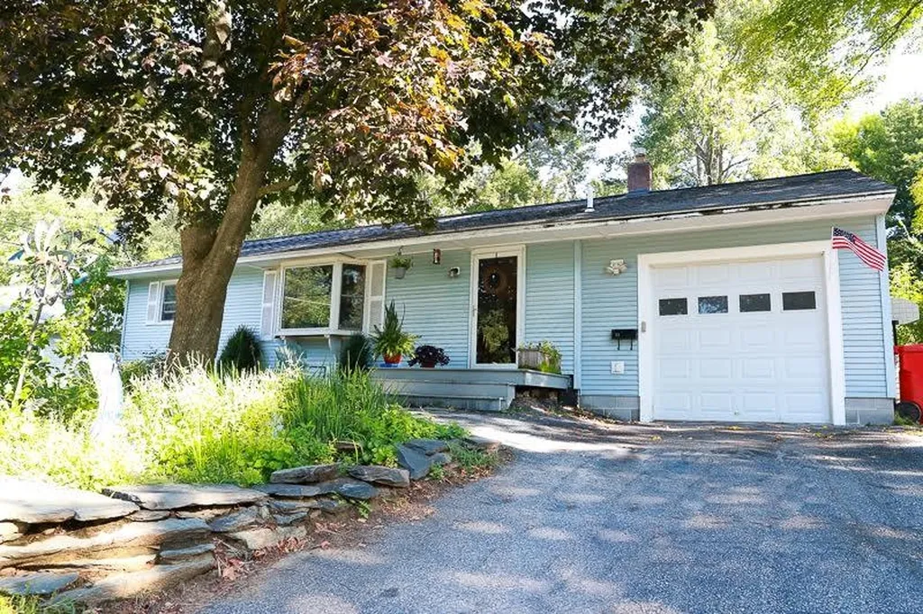 22 Edgewood Drive Essex VT 05452