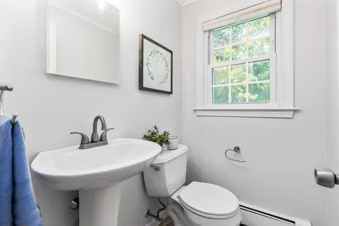 7 Walnut Avenue North Hampton NH 03862