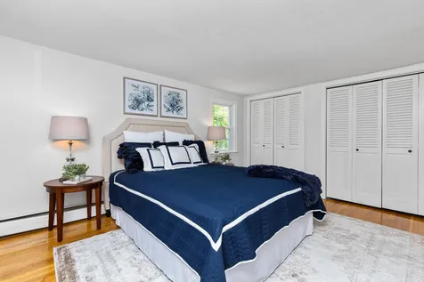 7 Walnut Avenue North Hampton NH 03862