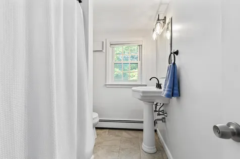 7 Walnut Avenue North Hampton NH 03862