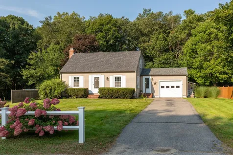 7 Walnut Avenue North Hampton NH 03862