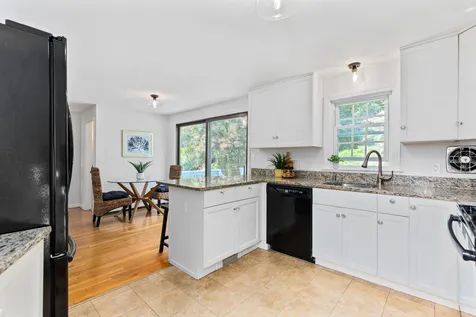 7 Walnut Avenue North Hampton NH 03862
