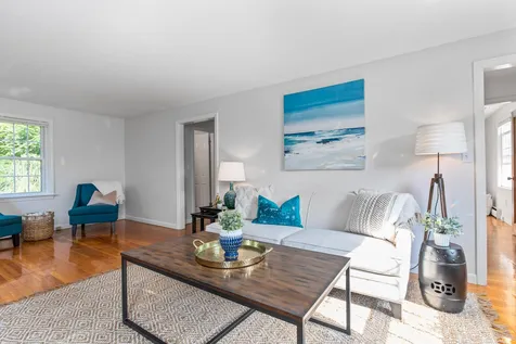 7 Walnut Avenue North Hampton NH 03862