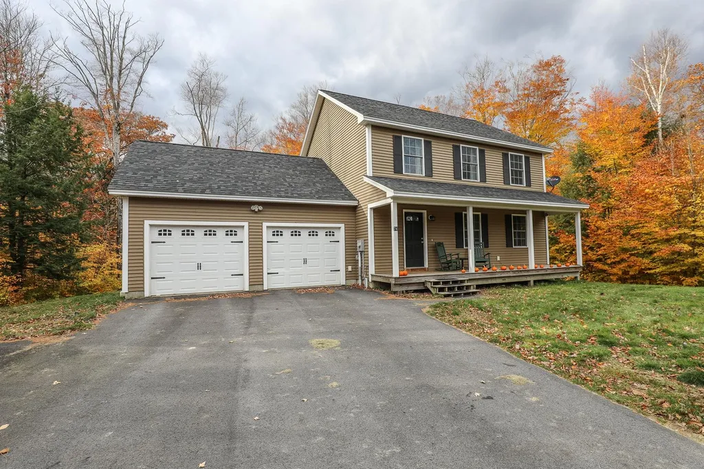 74 Bloomfield Road Deerfield NH 03037
