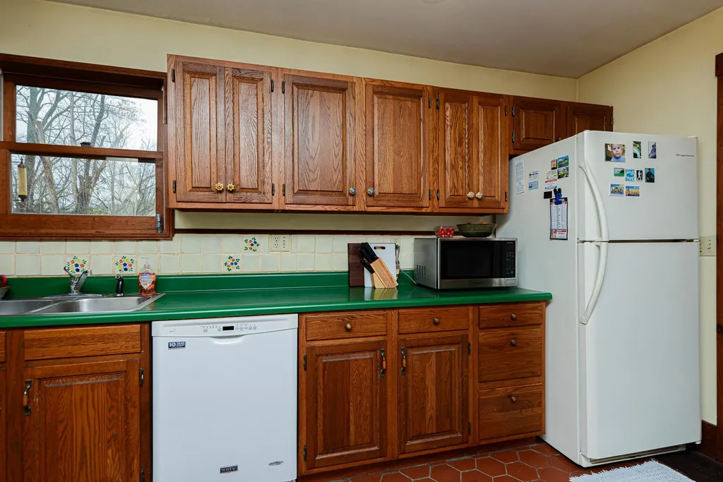 143 Crawley Falls Road Brentwood NH 03833