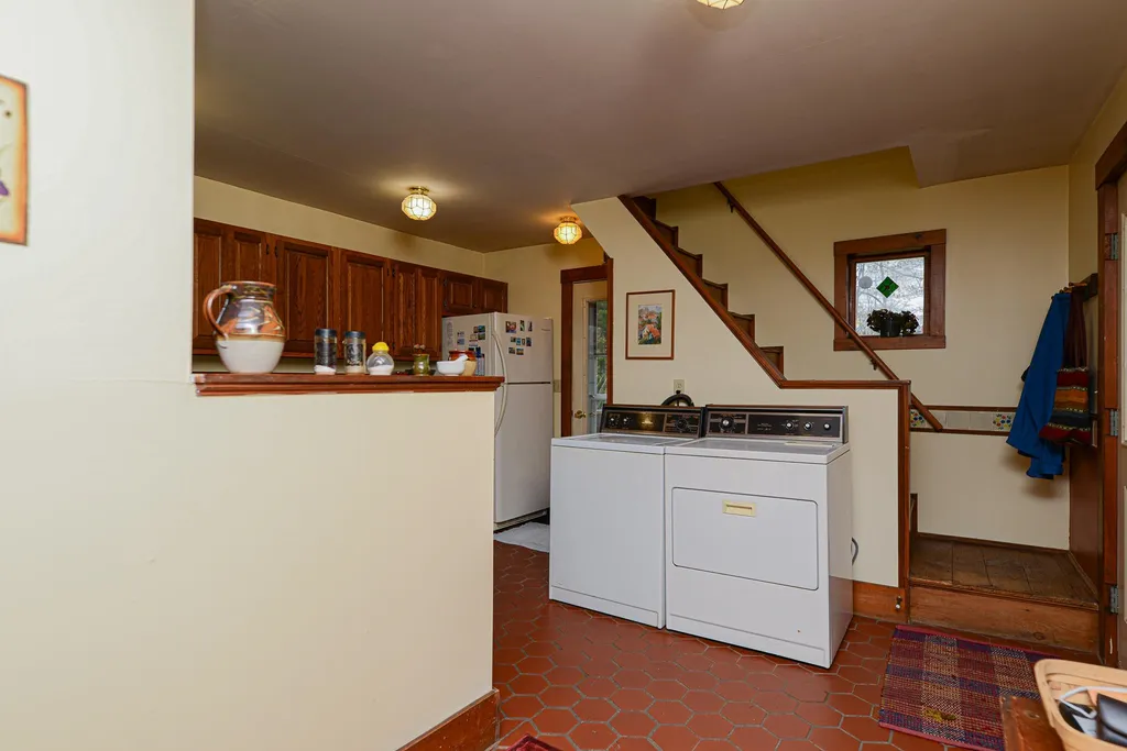 143 Crawley Falls Road Brentwood NH 03833
