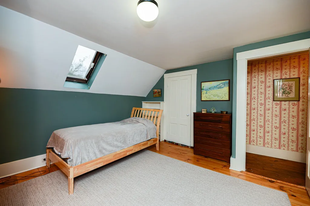 143 Crawley Falls Road Brentwood NH 03833