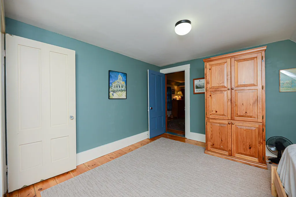 143 Crawley Falls Road Brentwood NH 03833