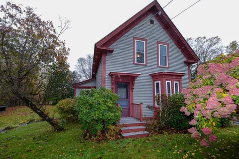 143 Crawley Falls Road Brentwood NH 03833