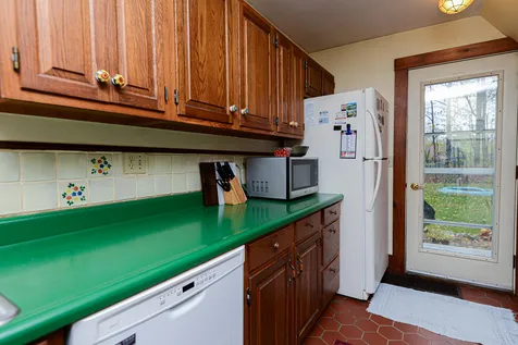 143 Crawley Falls Road Brentwood NH 03833