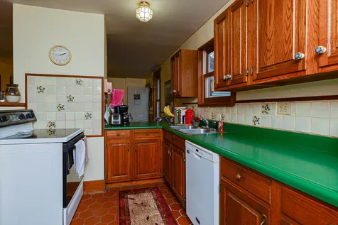 143 Crawley Falls Road Brentwood NH 03833