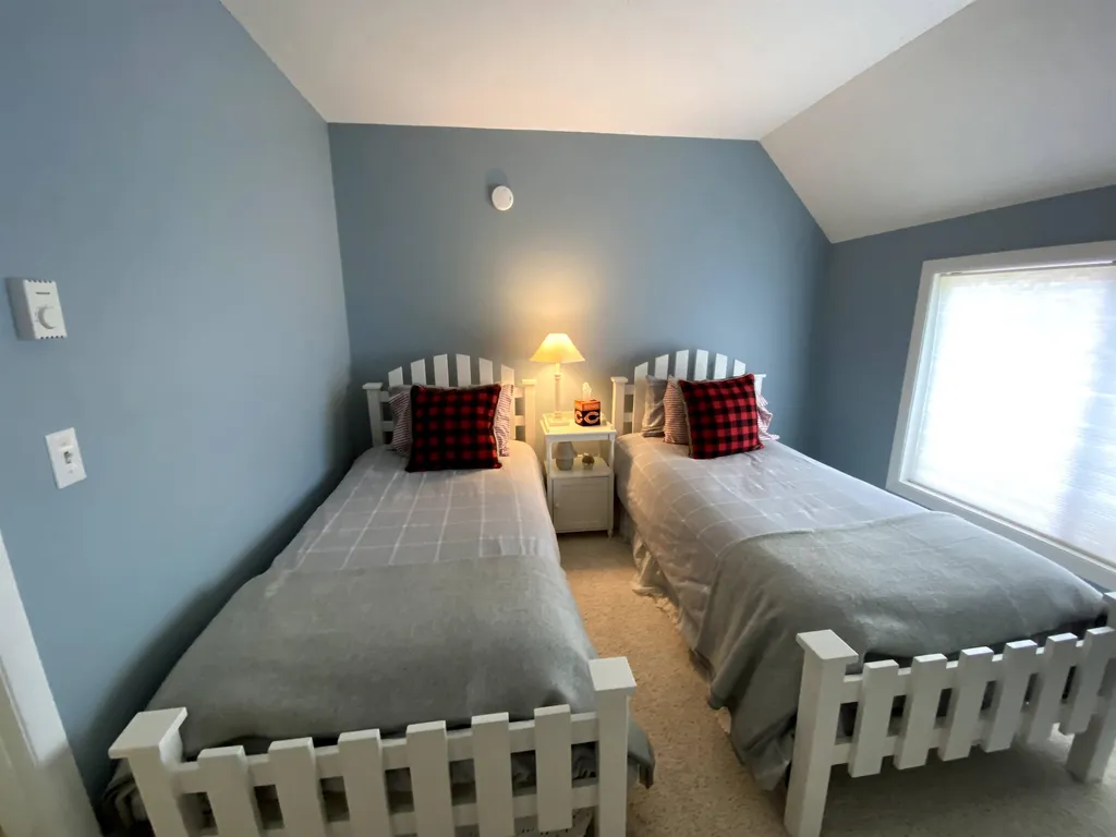 105 Williams Lane Hartford VT 05059