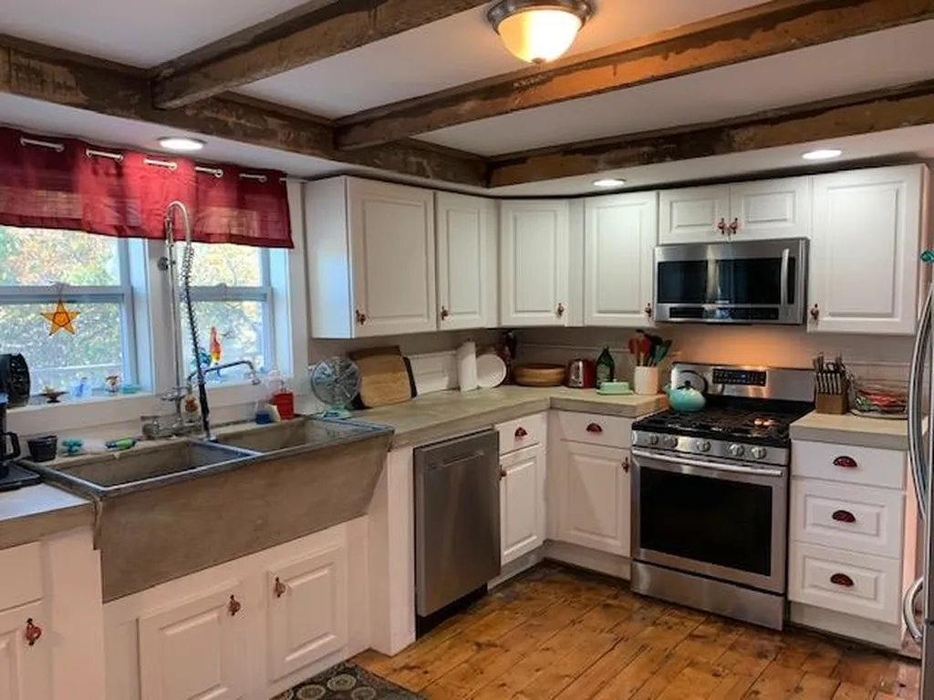 1097 West Woodstock Road Woodstock VT 05091