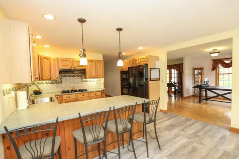 803 Chester Road Auburn NH 03032