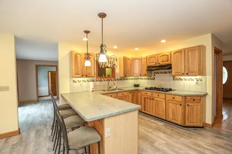 803 Chester Road Auburn NH 03032