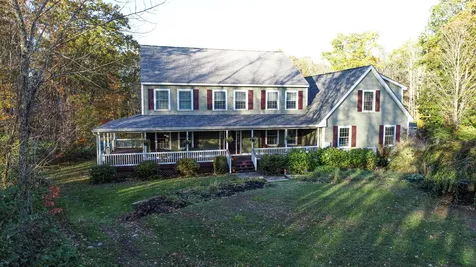 803 Chester Road Auburn NH 03032