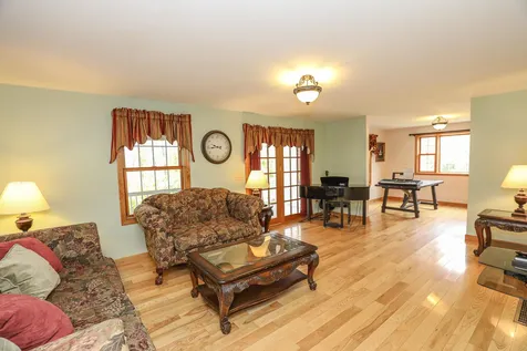 803 Chester Road Auburn NH 03032