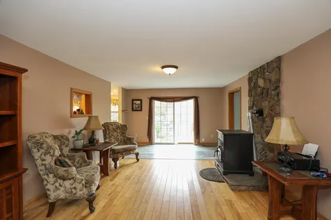 803 Chester Road Auburn NH 03032