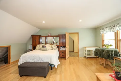 803 Chester Road Auburn NH 03032