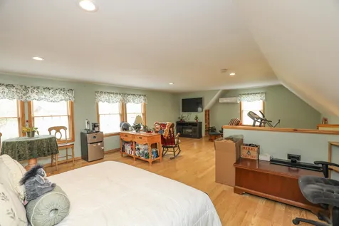 803 Chester Road Auburn NH 03032