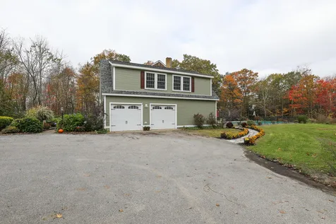 803 Chester Road Auburn NH 03032