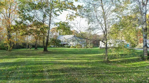 803 Chester Road Auburn NH 03032