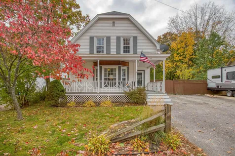 35 Epping Street Raymond NH 03077