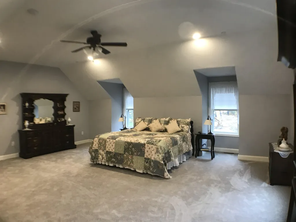 4 Hummingbird Lane Salem NH 03079