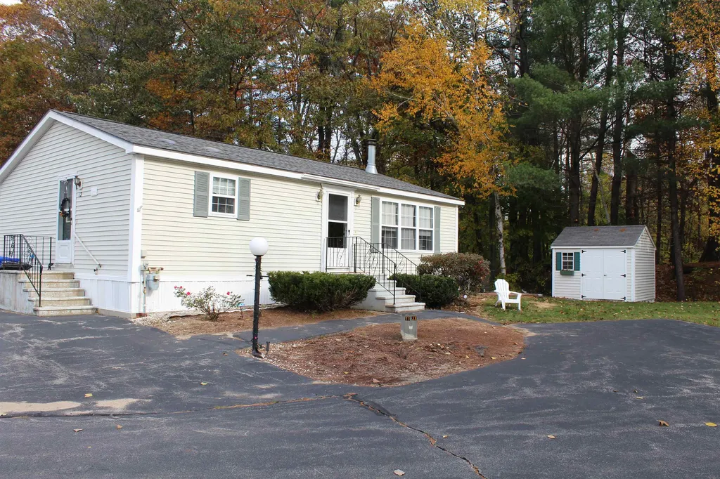 12 Krystal Drive Hudson NH 03051