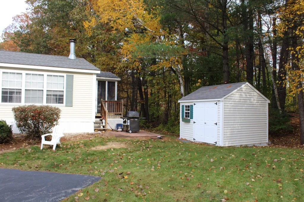 12 Krystal Drive Hudson NH 03051