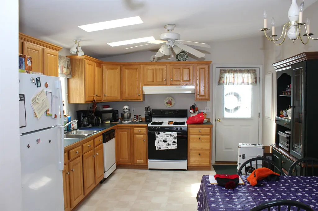 12 Krystal Drive Hudson NH 03051