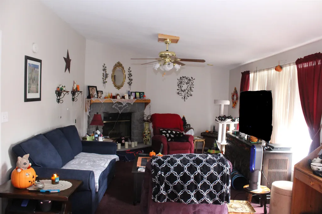 12 Krystal Drive Hudson NH 03051